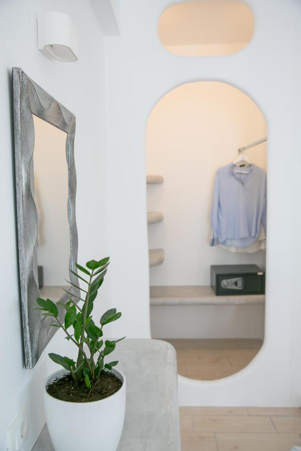 Sensia Luxury Apartment With Hot Tub Oía Exterior photo